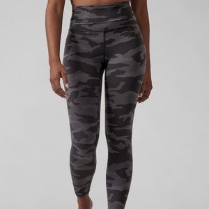 Athleta Ultimate 7/8 Tight
